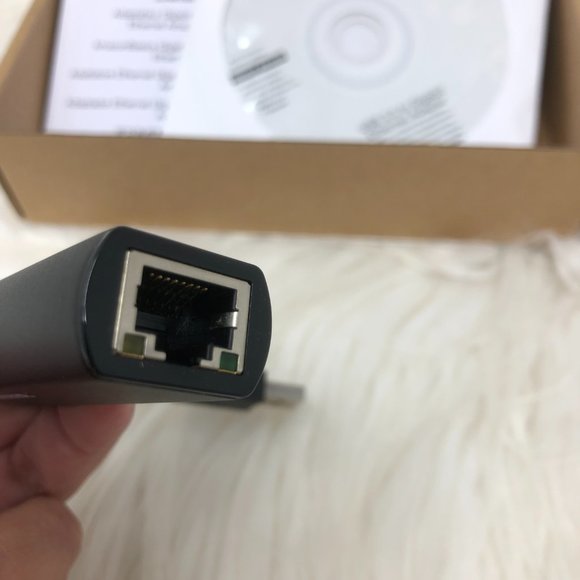 Amazon Basics USB 3.0 to 10/100/1000 Mbps Gigabit RJ45 Ethernet LAN adapter - Picture 5 of 6